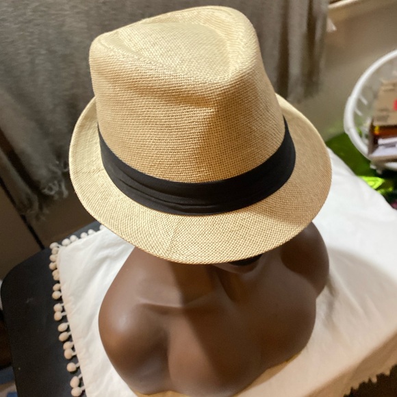 Stylish Tan Fedora with Black Band - Picture 6 of 12